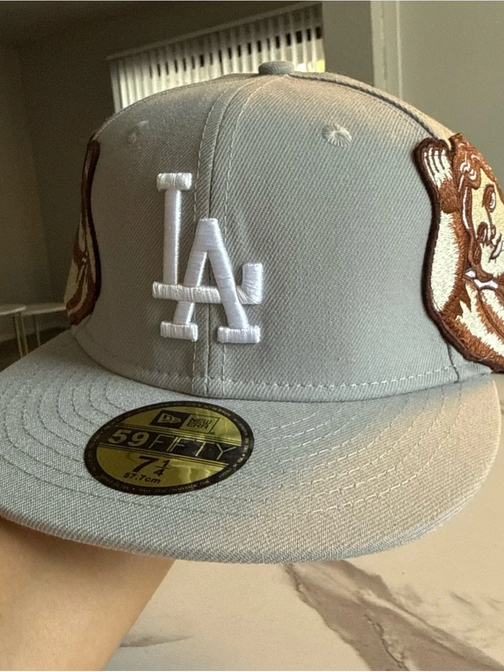 New Era Kids LA Embroidered Snapback Hat in Light Gray
